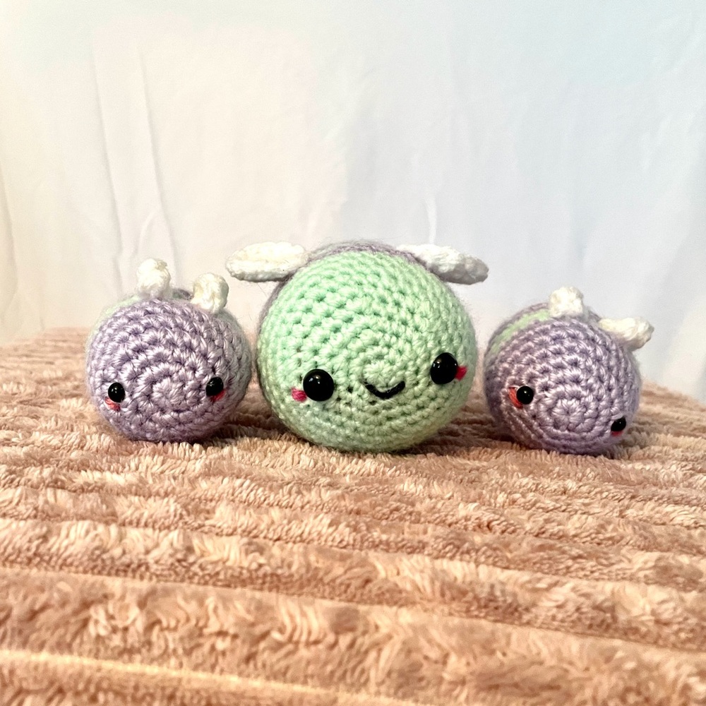medium & small crochet bees